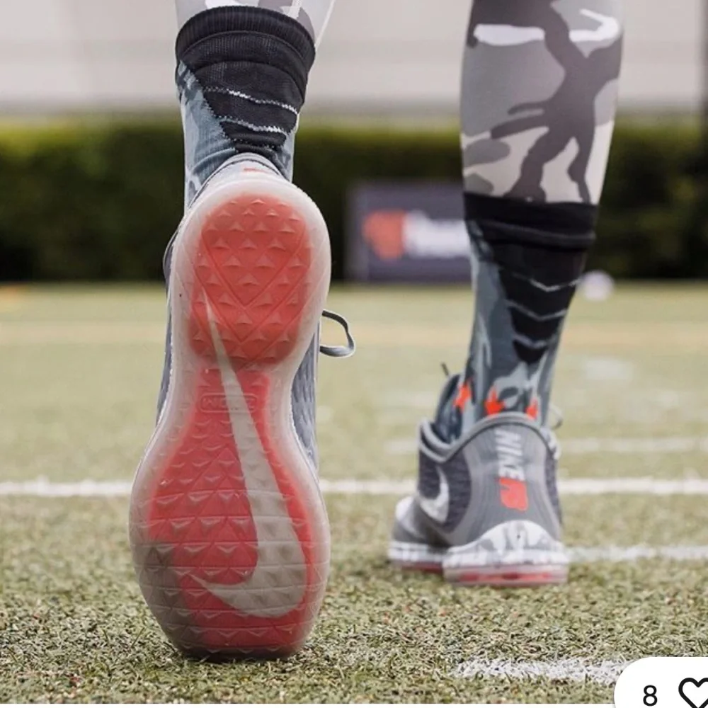 NIKE Field General 2 Grey & Red Like NEW Running Sneakers, Size 11.5 - Picture 4 of 13